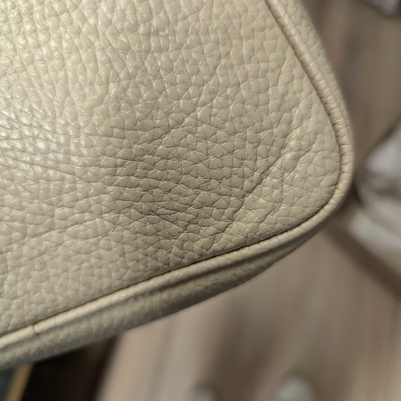 Quince Cream Crossbody Bag - Picture 4 of 7